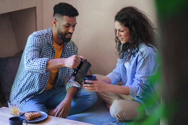 How Does Participation in Digital Detox Retreats Influence Stress Levels and Productivity?